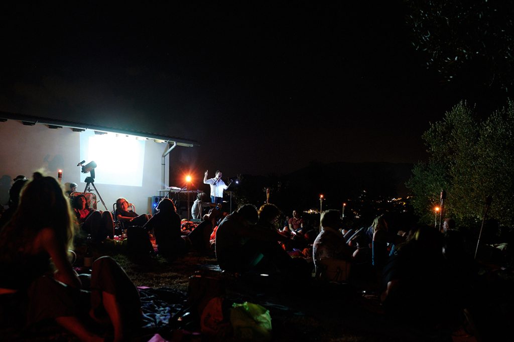 Spettacolo notturno di letteratura durante l’attività di VIsioNI alla riscorta dei casolari sconosciuti nelle campagne di Cori - serata di osservazione stellare